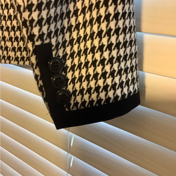 Nipon Boutique Blazer - Picture 5 of 11